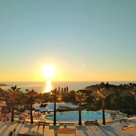 Magnifique Vue Sur La Mediterranee ! Votre Sejour D'exception Vous Attend Saint-Raphaël