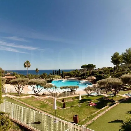 Magnifique Vue Sur La Mediterranee ! Votre Sejour D'exception Vous Attend Saint-Raphaël